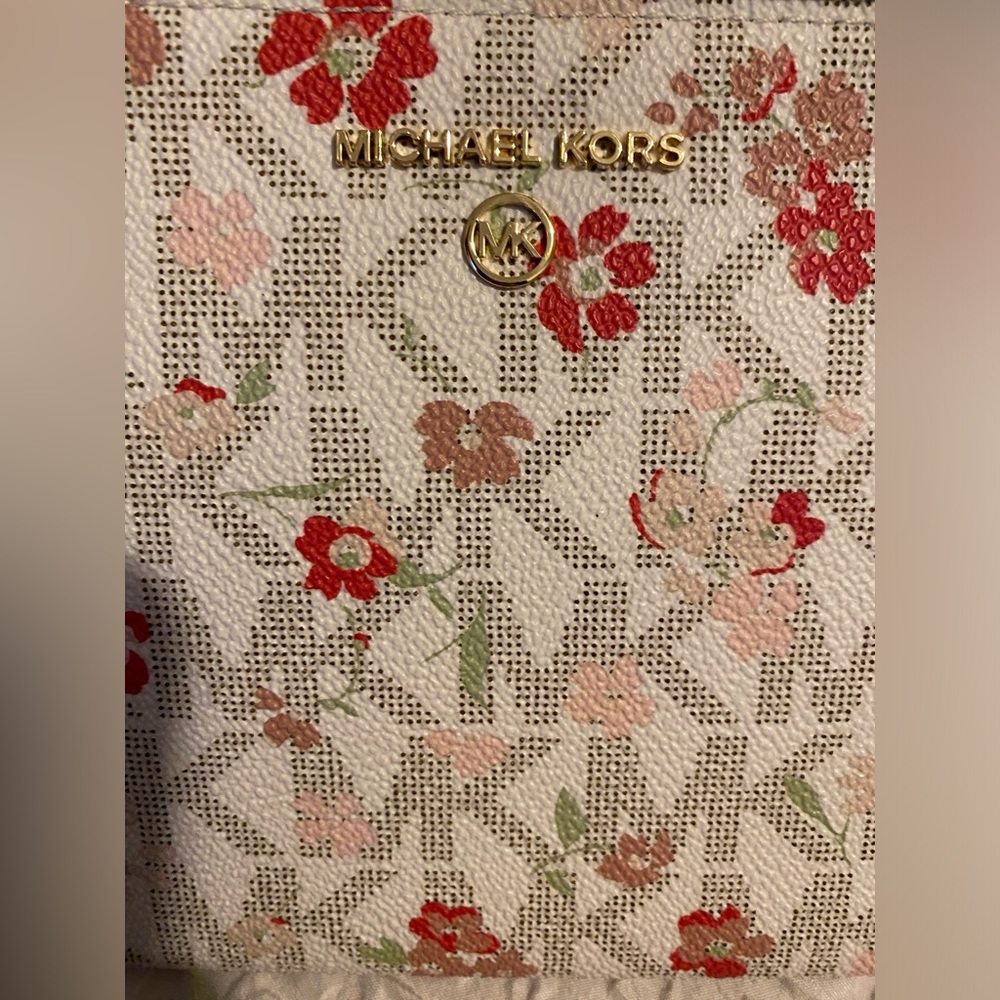 NWT Michael Kors Large Jet Set Wrislet - Picture 2 of 8